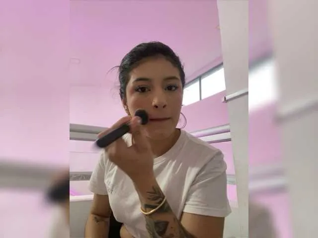 Live sex webcam photo for YASMINE-WEST #276886157