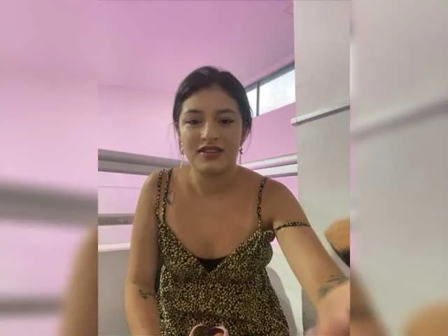 Live sex webcam photo for YASMINE-WEST #276997740