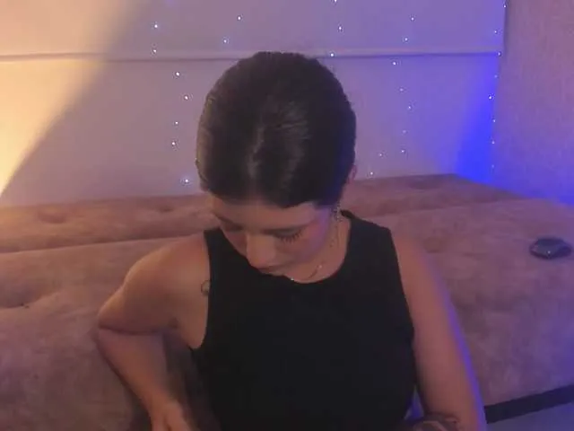 Live sex webcam photo for YASMINE-WEST #277307755