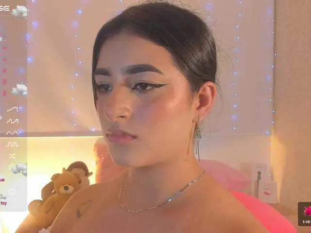 Live sex webcam photo for YASMINE-WEST #277377723