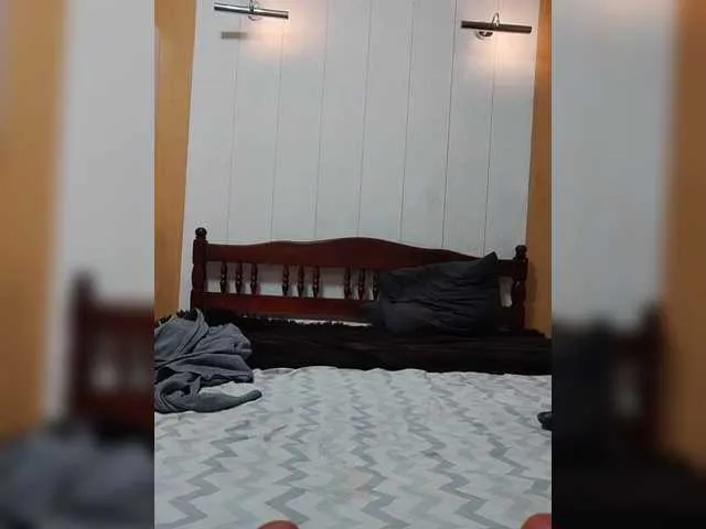 Live sex webcam photo for YDINA #290877927