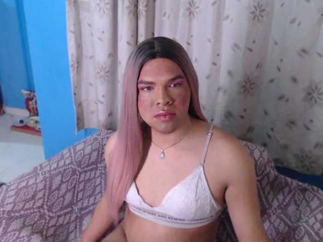 Live sex webcam photo for YIYILOVE #273691221