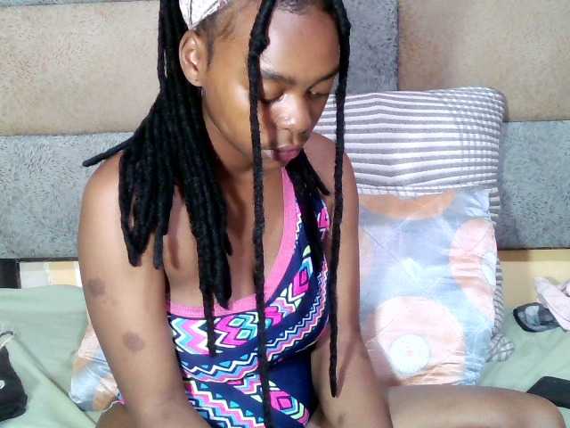 Live sex webcam photo for YOUNGBITCHX #272480164