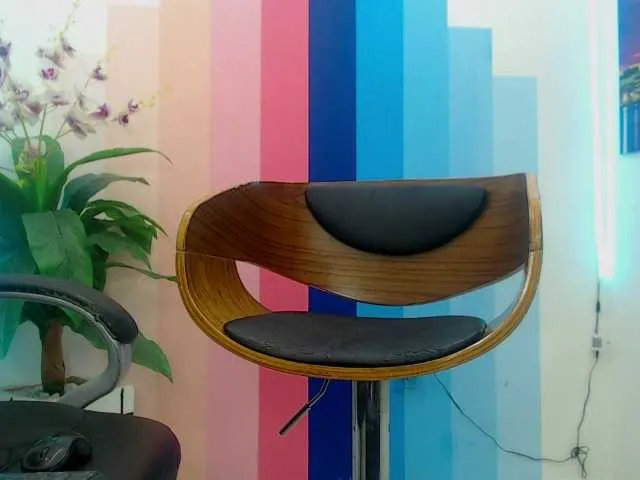 Live sex webcam photo for YULIA-SS #274113385