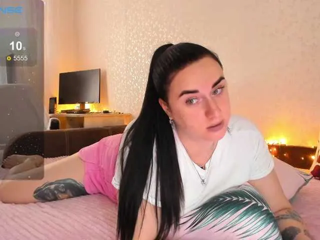 Live sex webcam photo for YURIEVNA13 #278174810