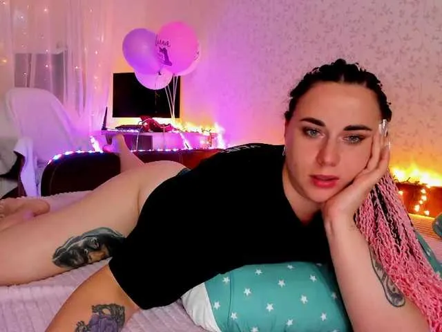 Live sex webcam photo for YURIEVNA13 #287182901