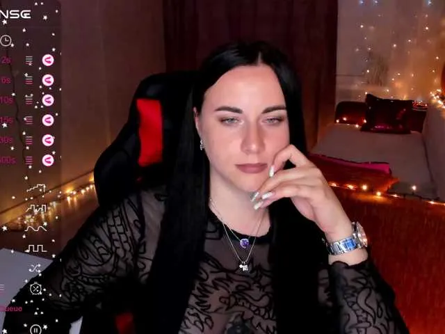 Live sex webcam photo for YURIEVNA13 #289156479