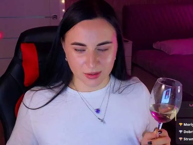 Live sex webcam photo for YURIEVNA13 #291114193