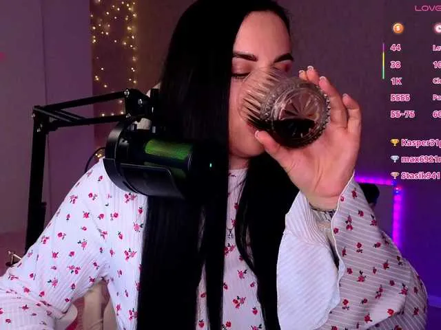 Live sex webcam photo for YURIEVNA13 #292038292