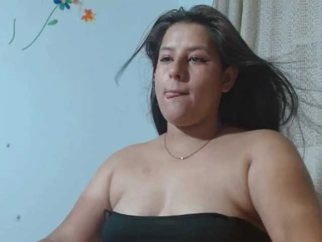 Live sex webcam photo for Yaek01 #276110525