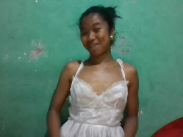 Live sex webcam photo for Yaellah #291656968