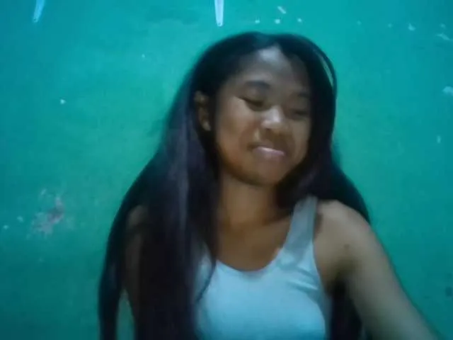 Live sex webcam photo for Yaellah #291697602