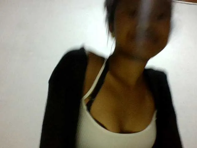 Live sex webcam photo for Yaellah #291856091