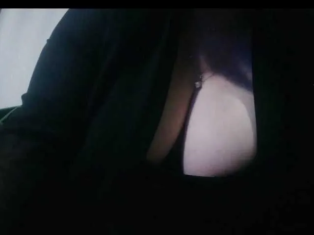 Live sex webcam photo for Yagodka78 #290698178