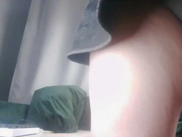Live sex webcam photo for Yagodka78 #291280905