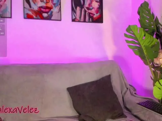 Live sex webcam photo for YalexaVelez #277891637