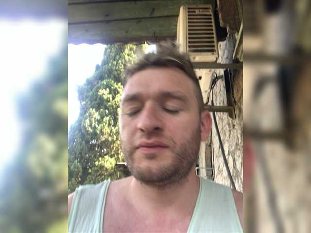 Live sex webcam photo for Yalosbig #275567802