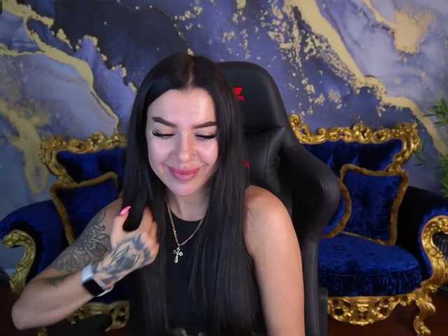 Live sex webcam photo for YanaShyy #275465829