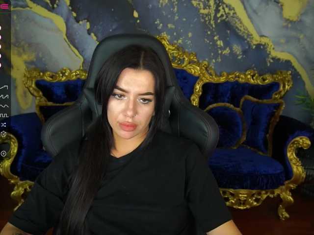 Live sex webcam photo for YanaShyy #275527270
