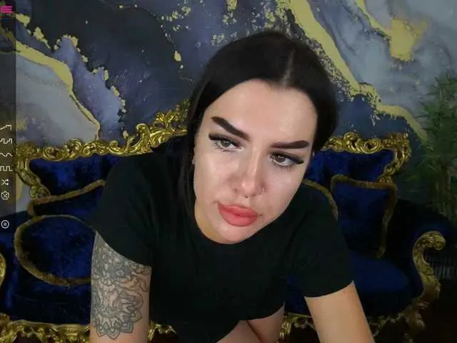 Live sex webcam photo for YanaShyy #275709027