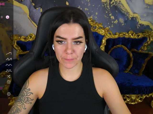 Live sex webcam photo for YanaShyy #276074328