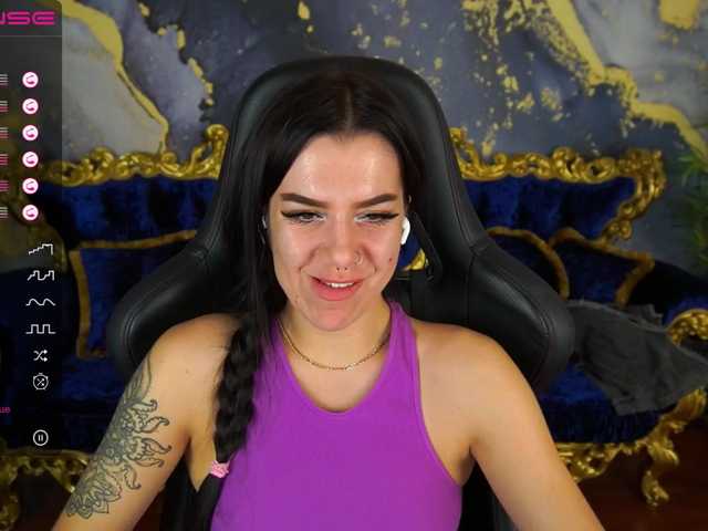 Live sex webcam photo for YanaShyy #276131803