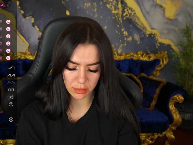 Live sex webcam photo for YanaShyy #276138043