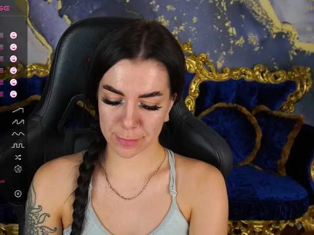 Live sex webcam photo for YanaShyy #276152692