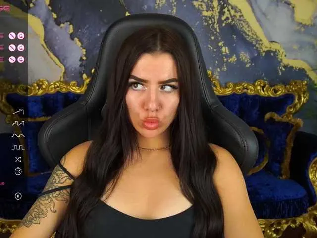 Live sex webcam photo for YanaShyy #276268622