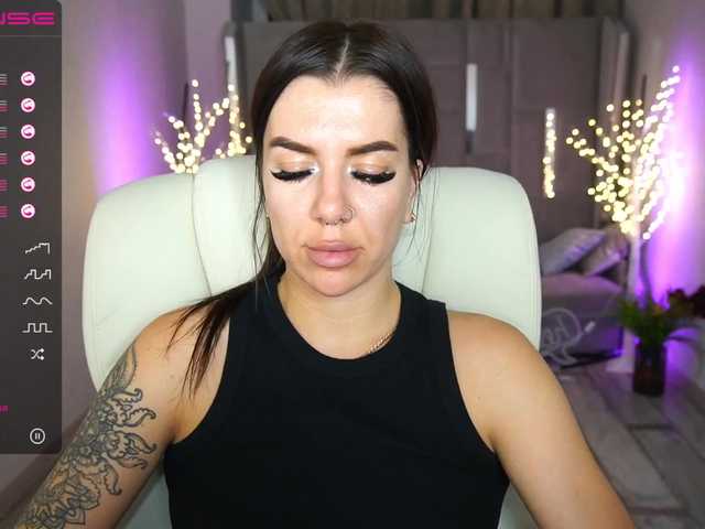 Live sex webcam photo for YanaShyy #276349410