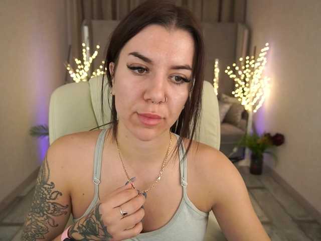 Live sex webcam photo for YanaShyy #276389104