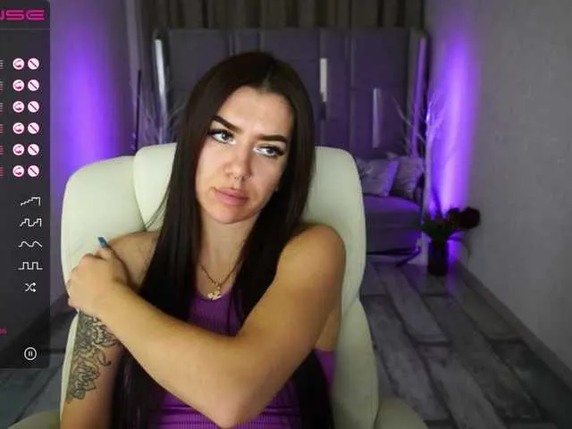 Live sex webcam photo for YanaShyy #276426338