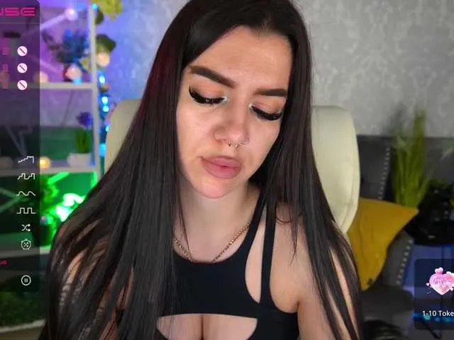 Live sex webcam photo for YanaShyy #276818863