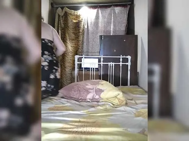 Live sex webcam photo for Yanikkka #273811984