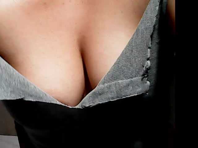 Live sex webcam photo for YannahBabe #277248635