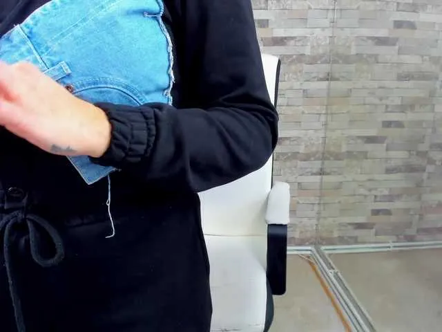 Live sex webcam photo for Yara-cox #290339993