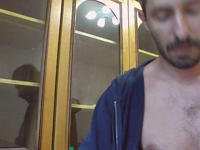 Live sex webcam photo for Yashaya19 #289619960