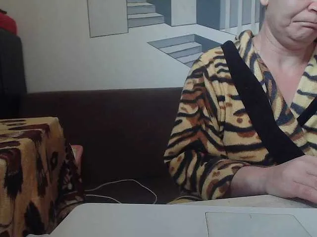 Live sex webcam photo for YasminaGeil #290279813