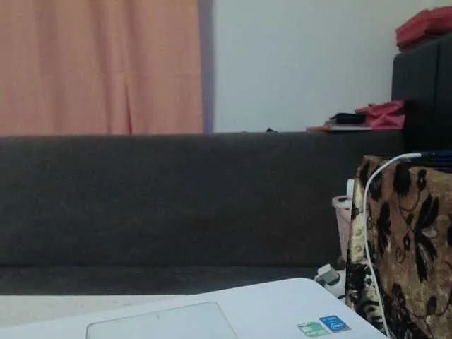 Live sex webcam photo for YasminaGeil #290422741