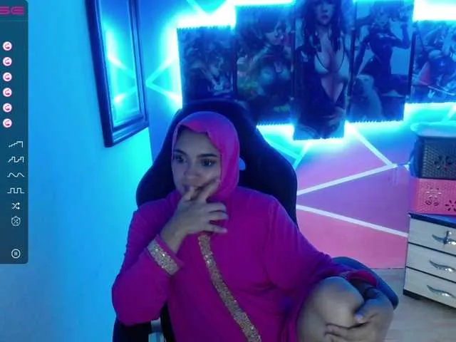 Live sex webcam photo for YassiraHashim #275483535