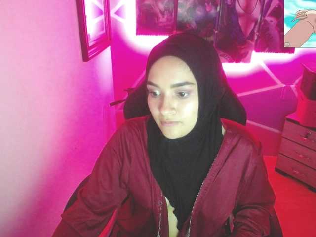 Live sex webcam photo for YassiraHashim #275548262