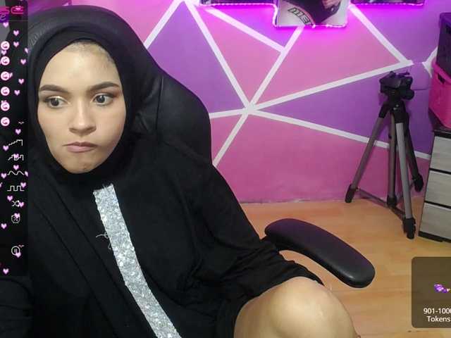 Live sex webcam photo for YassiraHashim #275578140