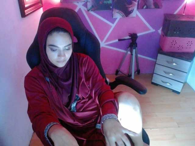 Live sex webcam photo for YassiraHashim #275593904