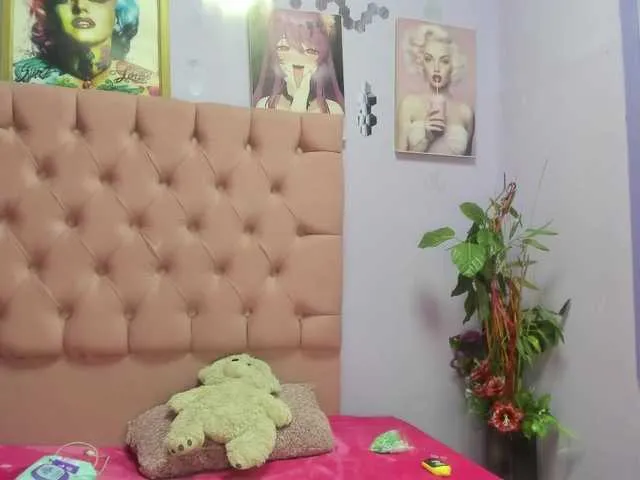 Live sex webcam photo for Yaumiiko #292040728