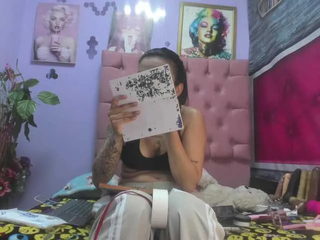 Live sex webcam photo for Yaumiiko #292142547