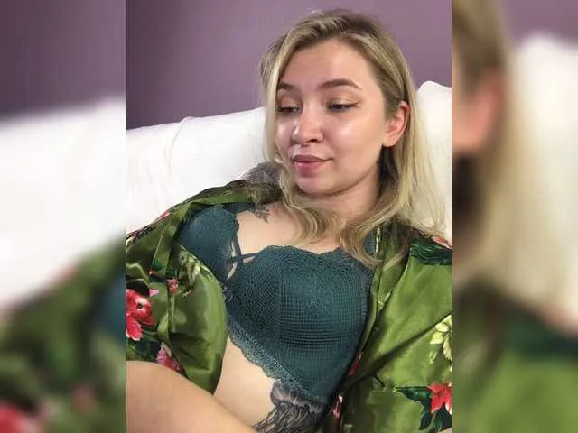 Live sex webcam photo for YeesAlibi #273988424