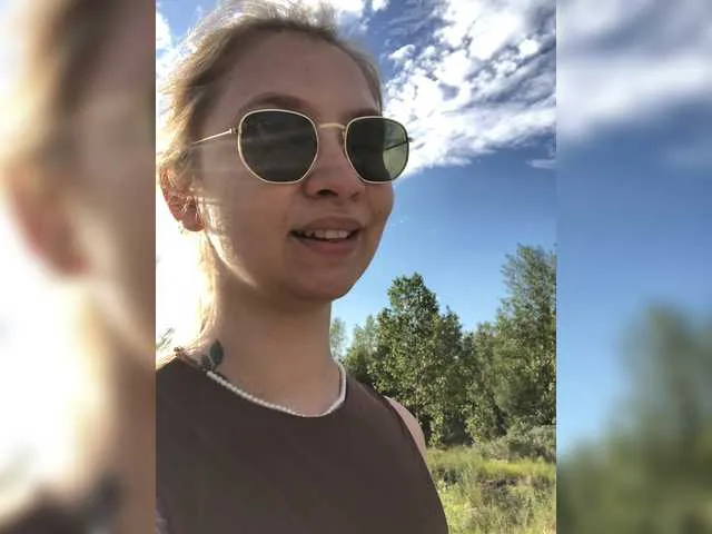 Live sex webcam photo for YeesAlibi #274077212