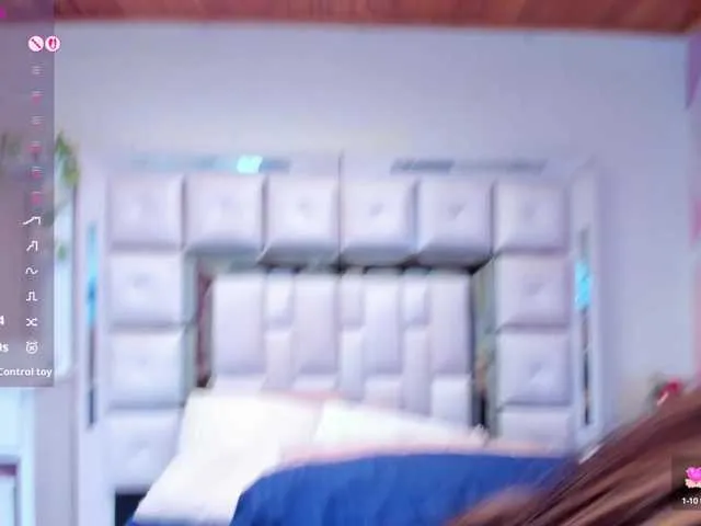 Live sex webcam photo for Yelena-mutiz #291280136