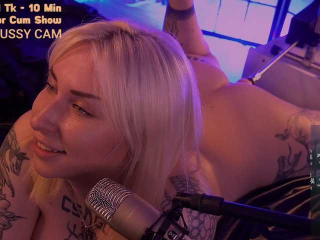 Live sex webcam photo for Yellowea #291341640