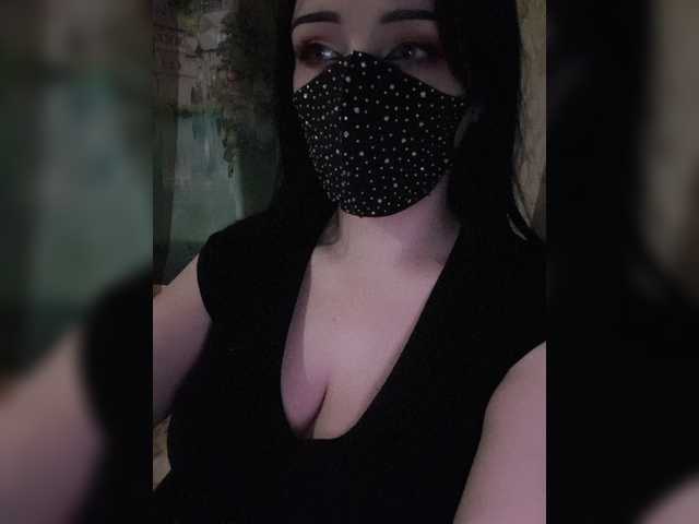 Live sex webcam photo for YennSI #275623107